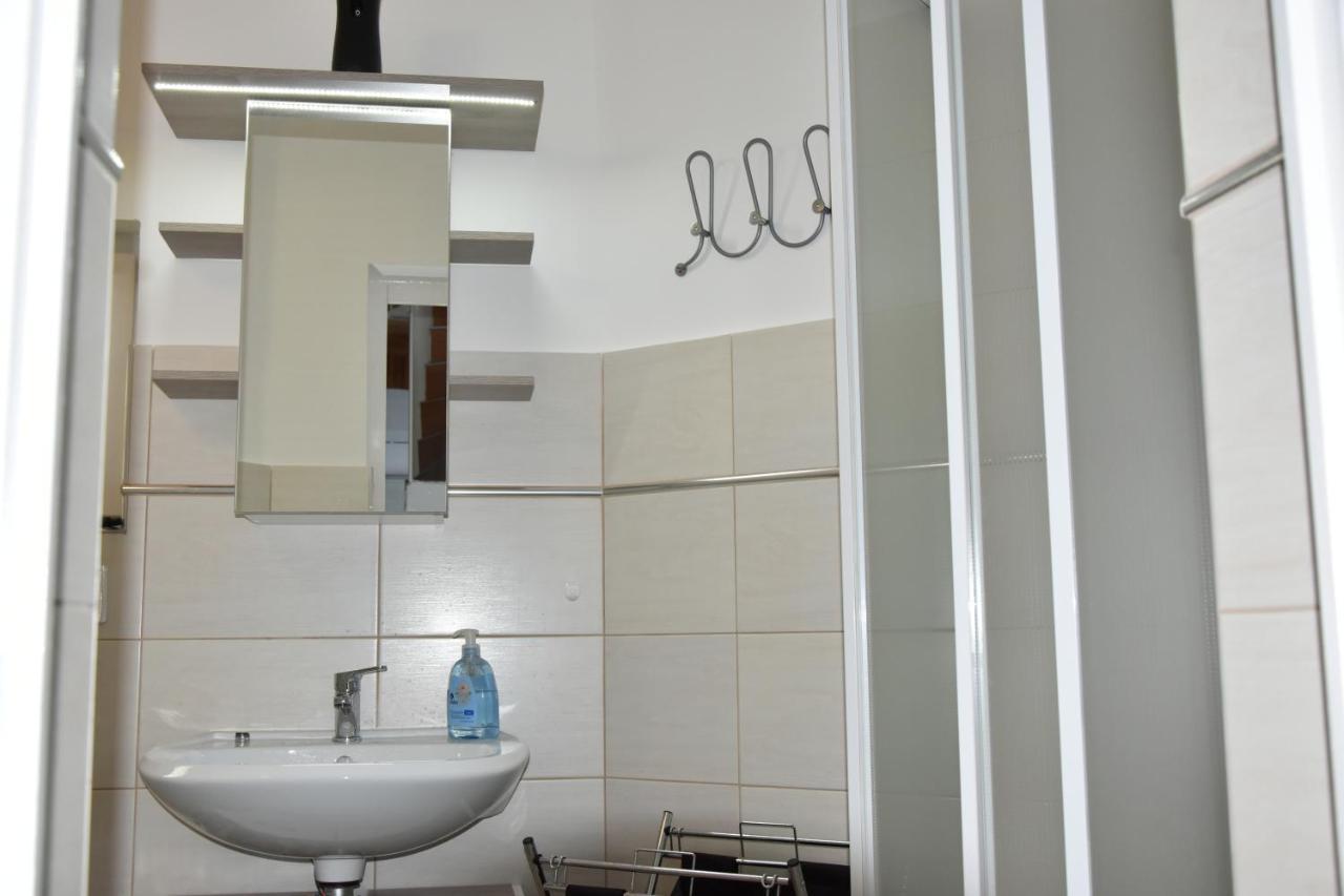 Csevi Apartmanhaz Mezokovesd Exterior photo