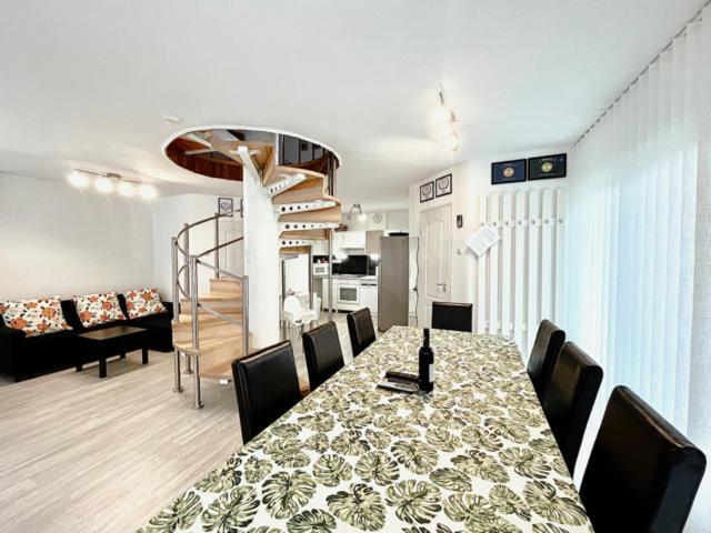 Csevi Apartmanhaz Mezokovesd Exterior photo