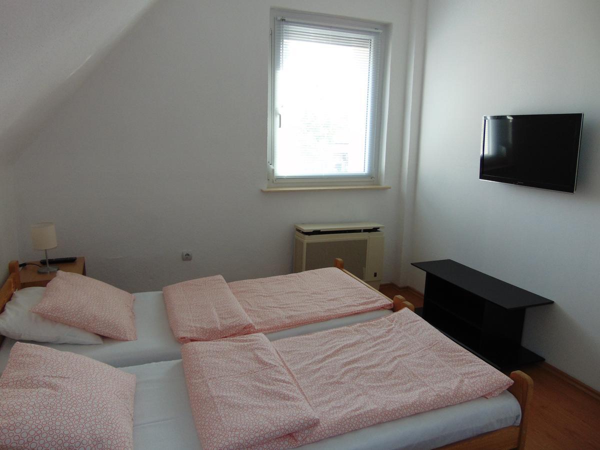 Csevi Apartmanhaz Mezokovesd Exterior photo